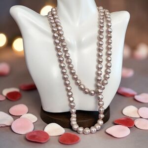 Elegant Faux Pearl Necklace